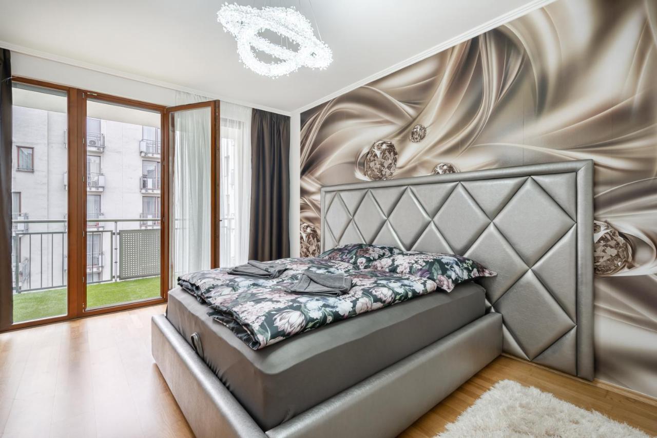 Penthouse Three Bedrooms, Three Balconies Apartment With Free Parking In Kiraly Street Будапешт Екстер'єр фото