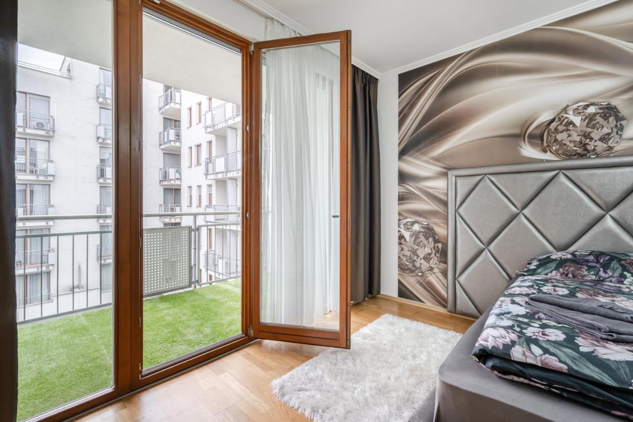 Penthouse Three Bedrooms, Three Balconies Apartment With Free Parking In Kiraly Street Будапешт Екстер'єр фото