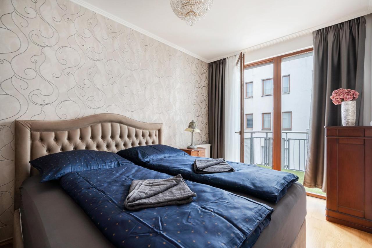 Penthouse Three Bedrooms, Three Balconies Apartment With Free Parking In Kiraly Street Будапешт Екстер'єр фото